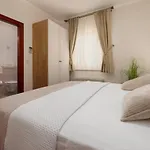 Mozart Апартаменты 4*