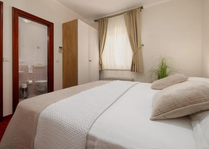 Mozart Апартаменты 4*