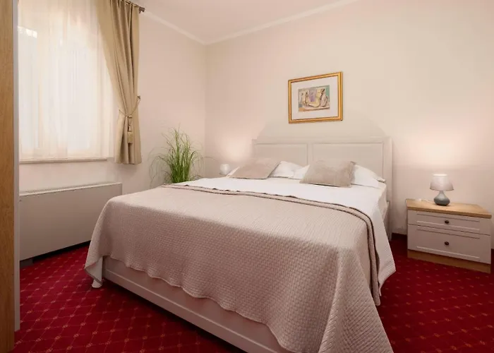 Mozart Podgora (Split-Dalmatia)